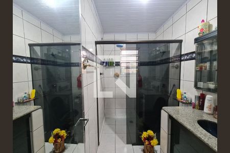 Casa à venda com 320m², 2 quartos e 2 vagasBanheiro da Suíte 1