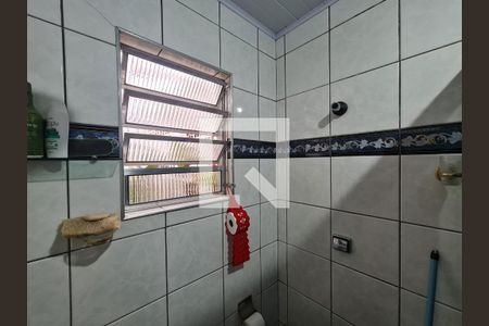 Casa à venda com 320m², 2 quartos e 2 vagasBanheiro da Suíte 1