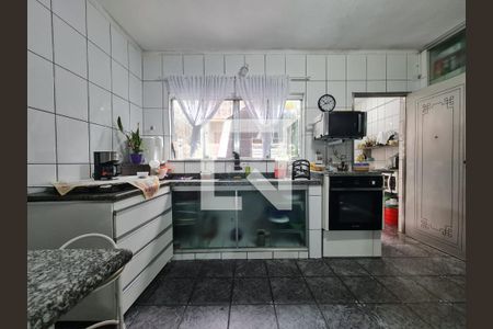 Casa à venda com 320m², 2 quartos e 2 vagasCozinha 