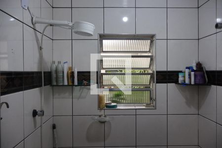 Casa à venda com 320m², 2 quartos e 2 vagasBanheiro da Suíte 2