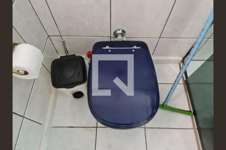 Casa à venda com 320m², 2 quartos e 2 vagasBanheiro da Suíte 1