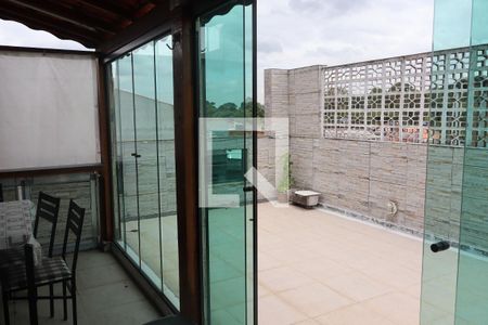 Casa à venda com 320m², 2 quartos e 2 vagasSalão de festa 