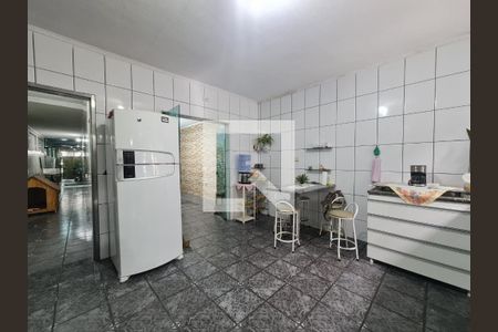Casa à venda com 320m², 2 quartos e 2 vagasCozinha 
