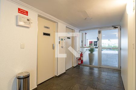 Studio à venda com 30m², 1 quarto e 1 vaga Studio à venda com 30m², 1 quarto e 1 vagaÁrea comum - Elevadores