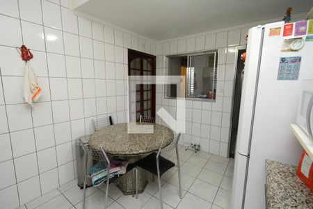 Casa à venda com 115m², 3 quartos e 2 vagasCozinha