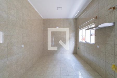Casa para alugar com 130m², 2 quartos e 2 vagas Casa para alugar com 130m², 2 quartos e 2 vagasBanheiro