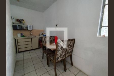 Casa à venda com 200m², 2 quartos e sem vaga Casa à venda com 200m², 2 quartos e sem vagaCozinha