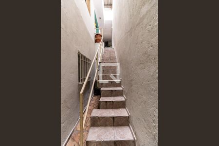 Casa à venda com 144m², 5 quartos e 2 vagasEscada