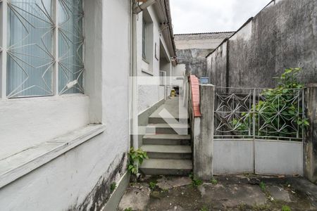 Casa para alugar com 85m², 2 quartos e sem vaga Casa para alugar com 85m², 2 quartos e sem vagaÁrea comum - Escada de acesso