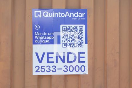 Casa à venda com 314m², 4 quartos e 2 vagas Casa à venda com 314m², 4 quartos e 2 vagasInstalação da Plaquinha