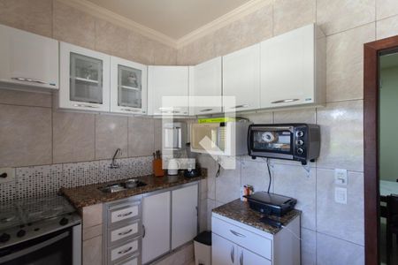 Casa à venda com 314m², 4 quartos e 2 vagas Casa à venda com 314m², 4 quartos e 2 vagasCozinha