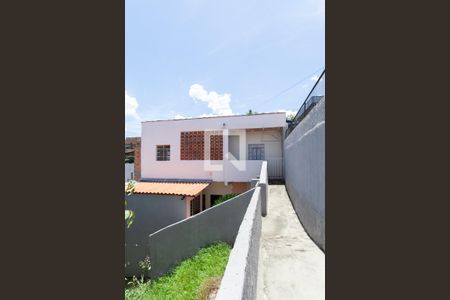 Casa à venda com 314m², 4 quartos e 2 vagas Casa à venda com 314m², 4 quartos e 2 vagasEdícula 1 e 2
