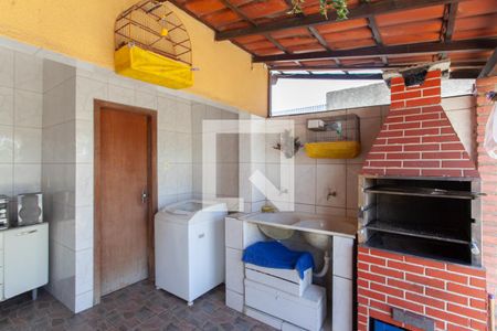 Casa à venda com 314m², 4 quartos e 2 vagas Casa à venda com 314m², 4 quartos e 2 vagasÁrea de Serviço