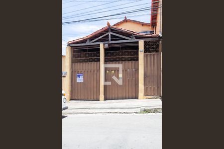 Casa à venda com 314m², 4 quartos e 2 vagas Casa à venda com 314m², 4 quartos e 2 vagasInstalação da Plaquinha