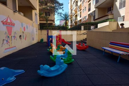 Apartamento para alugar com 78m², 2 quartos e 1 vaga Apartamento para alugar com 78m², 2 quartos e 1 vagaÁrea comum - Playground