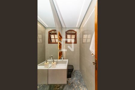 Casa para alugar com 352m², 5 quartos e 2 vagas Casa para alugar com 352m², 5 quartos e 2 vagasLavabo1