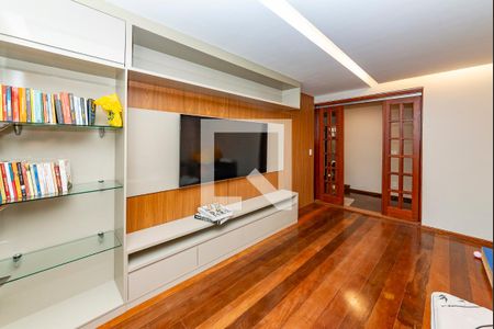 Sala 1 de casa para alugar com 5 quartos, 352m² em Nova Esperança, Belo Horizonte