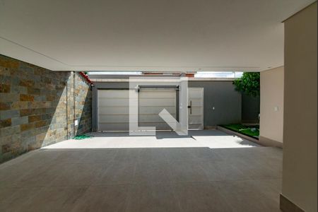 Casa para alugar com 352m², 5 quartos e 2 vagas Casa para alugar com 352m², 5 quartos e 2 vagasGaragem