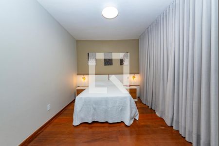 Casa para alugar com 352m², 5 quartos e 2 vagas Casa para alugar com 352m², 5 quartos e 2 vagasSuíte 4