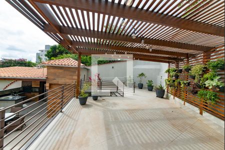 Casa para alugar com 352m², 5 quartos e 2 vagas Casa para alugar com 352m², 5 quartos e 2 vagasÁrea externa