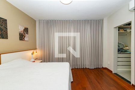 Casa para alugar com 352m², 5 quartos e 2 vagas Casa para alugar com 352m², 5 quartos e 2 vagasSuíte 4