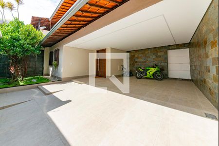 Casa para alugar com 352m², 5 quartos e 2 vagas Casa para alugar com 352m², 5 quartos e 2 vagasGaragem