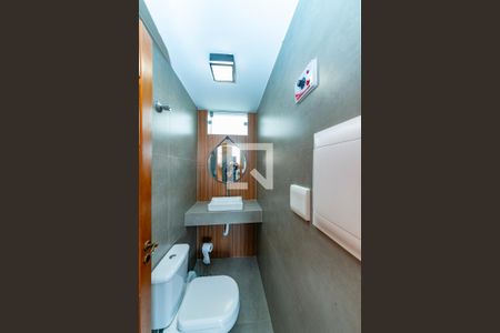 Casa para alugar com 352m², 5 quartos e 2 vagas Casa para alugar com 352m², 5 quartos e 2 vagasLavabo 2