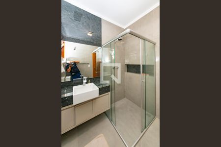 Casa para alugar com 352m², 5 quartos e 2 vagas Casa para alugar com 352m², 5 quartos e 2 vagasBanheiro da Suíte 4