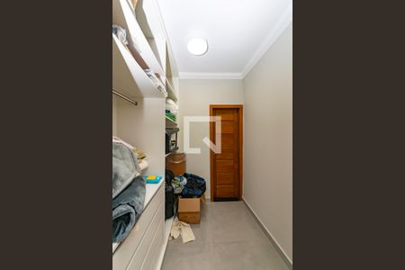 Casa para alugar com 352m², 5 quartos e 2 vagas Casa para alugar com 352m², 5 quartos e 2 vagasCloset da suíte 4