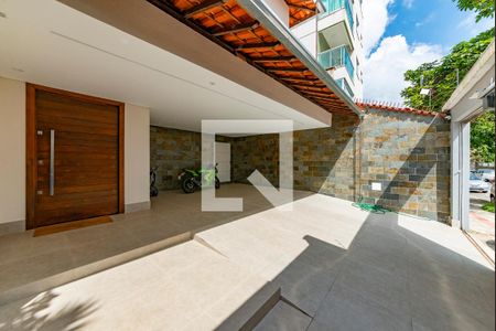 Casa para alugar com 352m², 5 quartos e 2 vagas Casa para alugar com 352m², 5 quartos e 2 vagasGaragem