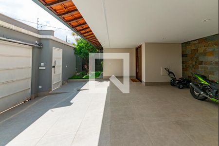 Casa para alugar com 352m², 5 quartos e 2 vagas Casa para alugar com 352m², 5 quartos e 2 vagasGaragem