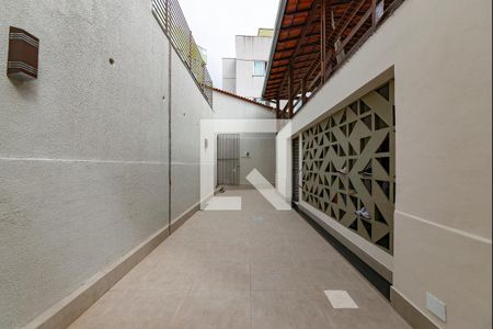 Casa para alugar com 352m², 5 quartos e 2 vagas Casa para alugar com 352m², 5 quartos e 2 vagasÁrea externa