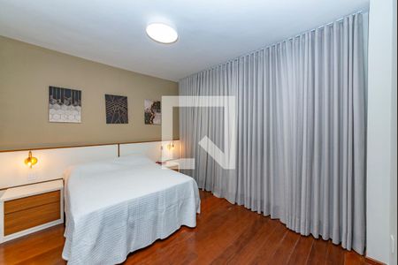 Casa para alugar com 352m², 5 quartos e 2 vagas Casa para alugar com 352m², 5 quartos e 2 vagasSuíte 4