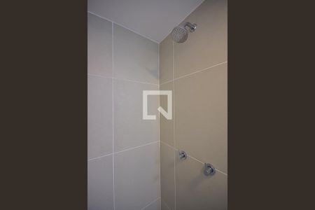Chuveiro do Banheiro de apartamento para alugar com 2 quartos, 63m² em Vila Andrade, São Paulo