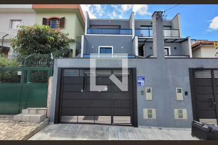 Casa à venda com 141m², 3 quartos e 2 vagasFachada