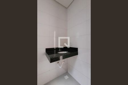 Casa à venda com 141m², 3 quartos e 2 vagasBanheiro da suíte