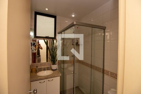 Apartamento à venda com 102m², 2 quartos e 2 vagas Apartamento à venda com 102m², 2 quartos e 2 vagasBanheiro Social