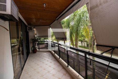 Apartamento à venda com 102m², 2 quartos e 2 vagas Apartamento à venda com 102m², 2 quartos e 2 vagasVaranda