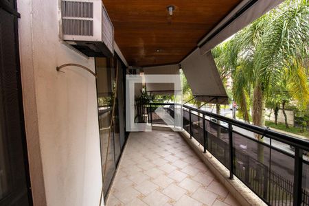 Apartamento à venda com 102m², 2 quartos e 2 vagas Apartamento à venda com 102m², 2 quartos e 2 vagasVaranda