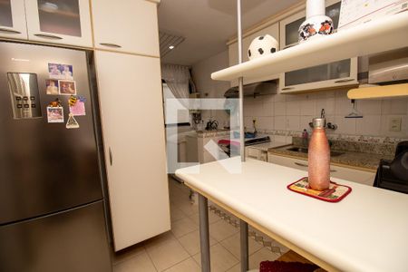 Apartamento à venda com 102m², 2 quartos e 2 vagas Apartamento à venda com 102m², 2 quartos e 2 vagasCozinha