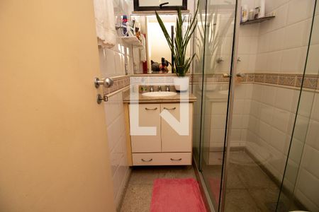 Apartamento à venda com 102m², 2 quartos e 2 vagas Apartamento à venda com 102m², 2 quartos e 2 vagasBanheiro social