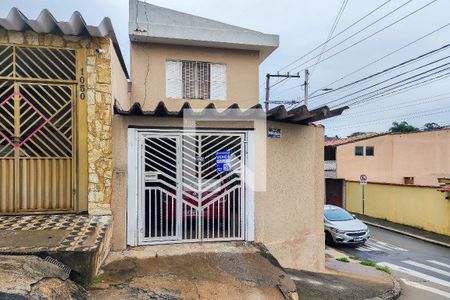 Casa à venda com 165m², 2 quartos e 1 vaga Casa à venda com 165m², 2 quartos e 1 vagaFachada