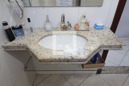 Casa à venda com 200m², 3 quartos e 2 vagasBanheiro Social