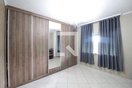 Casa à venda com 200m², 3 quartos e 2 vagasSuite