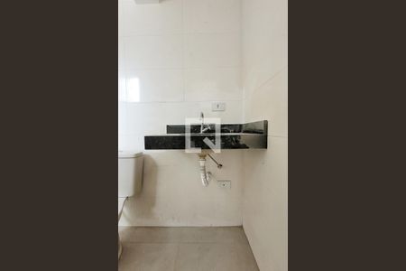 Casa de condomínio à venda com 166m², 3 quartos e 2 vagasBanheiro da suíte