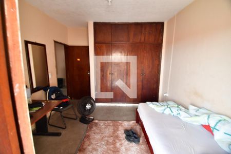 Casa à venda com 250m², 5 quartos e 4 vagasQuarto 3