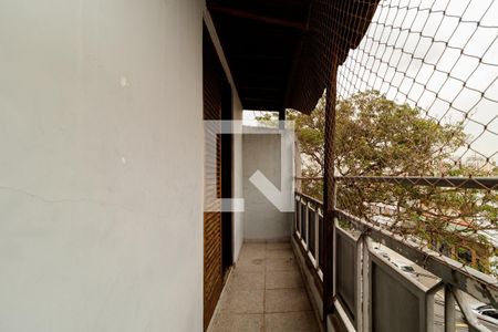 Casa à venda com 320m², 4 quartos e 2 vagasVaranda