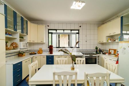 Casa à venda com 320m², 4 quartos e 2 vagasCozinha