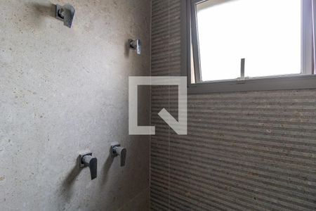 Apartamento à venda com 75m², 2 quartos e 1 vaga Apartamento à venda com 75m², 2 quartos e 1 vagaBanheiro da Suite 1