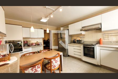 Apartamento à venda com 190m², 4 quartos e 2 vagasCozinha